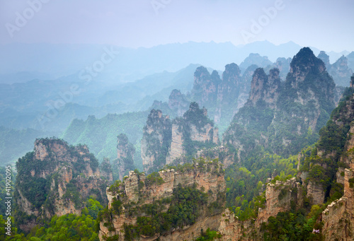 park-narodowy-zhangjiajie-chiny-gory-avatar