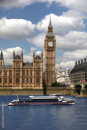 big-ben-z-miasto-lodzia-w-londyn-uk