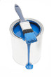 Blauer Farbeimer mit Pinsel