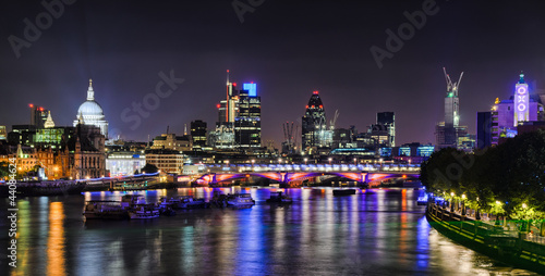 Lacobel London skyline by night