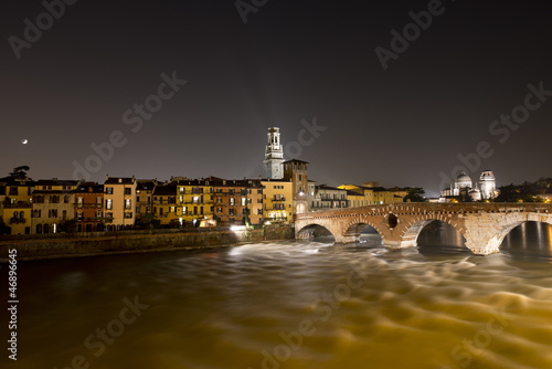 ponte-pietra-noca-werona-wlochy-i-wiek