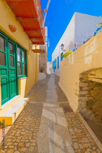 grecja-architektura-wyspy-syros-w-glownej-stolicy