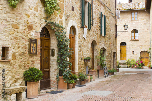 piekna-toskanska-ulica-pienza-wlochy