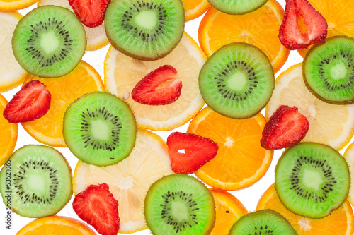 plastry-pomaranczy-cytryny-truskawki-i-kiwi
