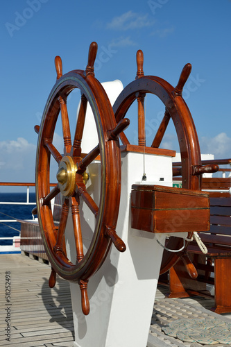  Helm of a sailing ship