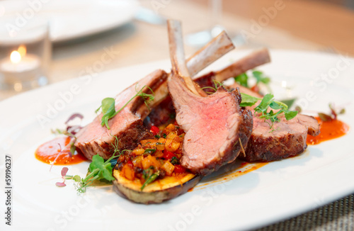 Grilled rack of lamb with vegetables