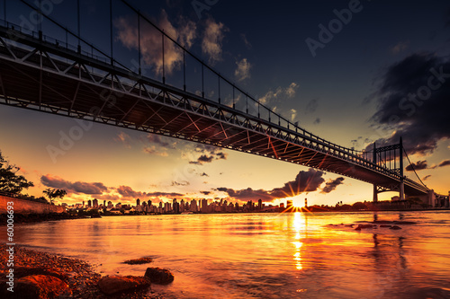 Fototapeta Sunset under Triboro Bridge, NY