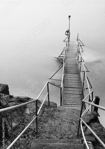 drewniany-pomost-i-seascape