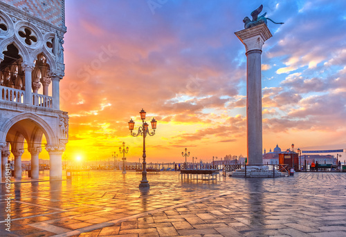 Fototapeta Sunrise in Venice