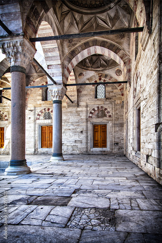 dziedziniec-meczetu-beyazit-camii