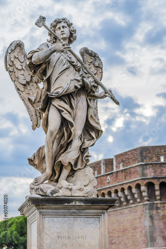  Roma statua di angelo
