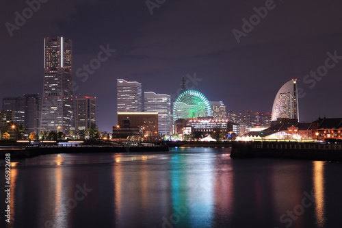 Fototapeta View of marina bay at night in Yokohama City