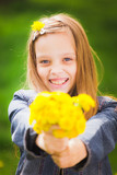 portrait of smiling young girl holding bouquet of flowers <b>in han</b> - 160_F_84470617_CuQZi9k8uLXQuGcMCM8Mh60TWsfQAUoC