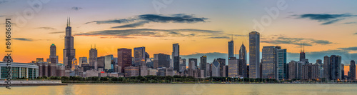 Fototapeta Chicago downtown skyline and lake michigan at sunset