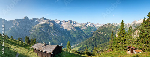 sceniczna-wysokogorska-panorama-blisko-hochvogel-niemcy