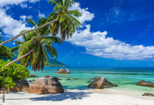 baie-beau-vallon-plaza-na-wyspie-mahe-na-seszelach