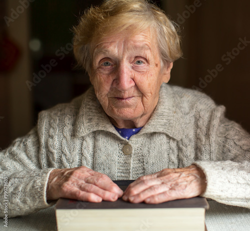 &quot;Portrait of an old woman sitting in a <b>village house</b>. - 500_F_99079635_p4mNRUyvhbtqKlXtyDdO8OWhOdcFrjjW