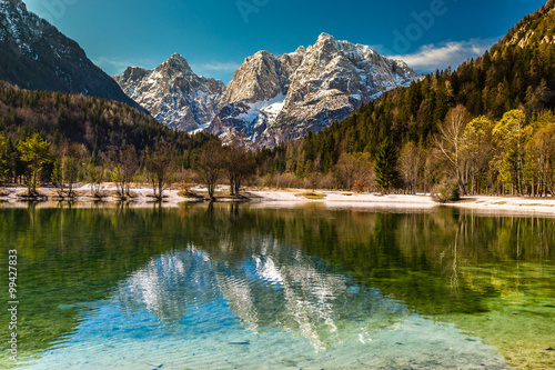 jezioro-jasna-pasmo-gorskie-kranjska-gora-slowenia