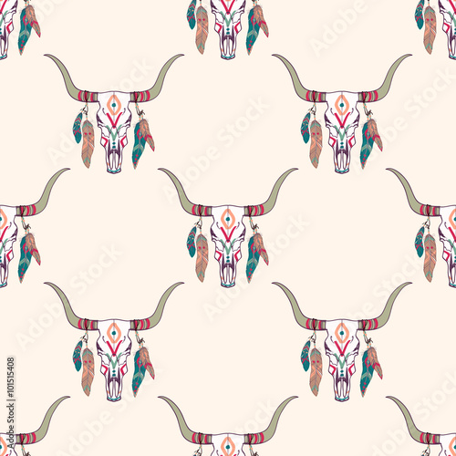  Vector tribal seamless pattern with bull skull and ethnic feathers. Boho style. American indian motifs.