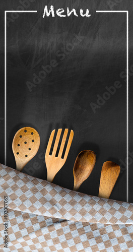 menu-tablica-z-przybory-kuchenne-pusta-tablica