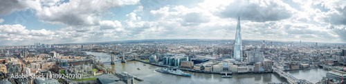 london-cityscape-skyline-wide-panorama-slynny-lan
