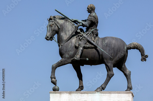 Poster Equestrian statue of the Venetian general Gattamelata (Erasmo da Narni) in Padua, Italy