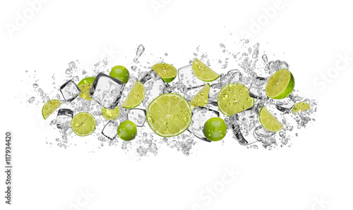 wapno-w-wodnym-plusnieciu-na-bialym-tle