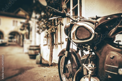 stary-motor,-zdjecie,-plakat,-tlo
