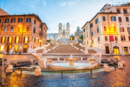 piazza-de-spagna-w-rzymie-wlochy
