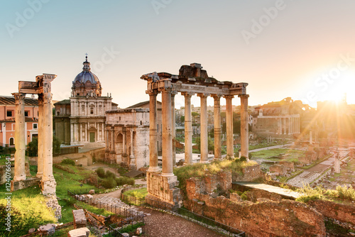 romanski-forum-przy-wschodem-slonca-wlochy
