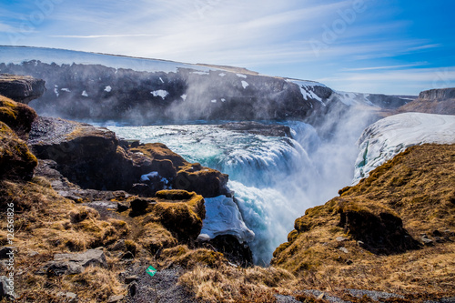 gullfoss-to-wodospad-polozony-w-poludniowo-zachodniej-islandii