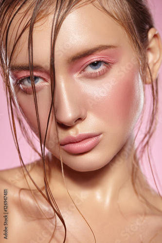 Poster Portrait of girl with bright pink make-up.