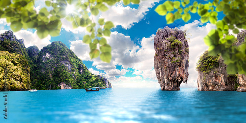 paysage-pittoresque-les-iles-et-les-montagnes-en-thailande-phuket-mar-et-ocean-en-voyage-exotique-en-asie