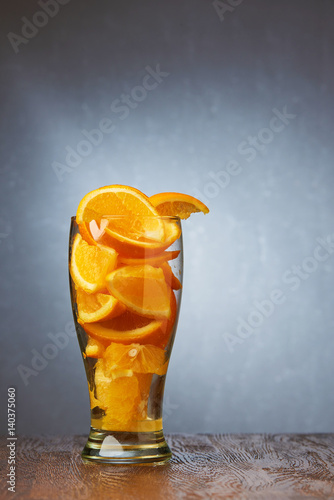 pic-bar-swieza-kompozycje-z-pomaranczy-w-szklance