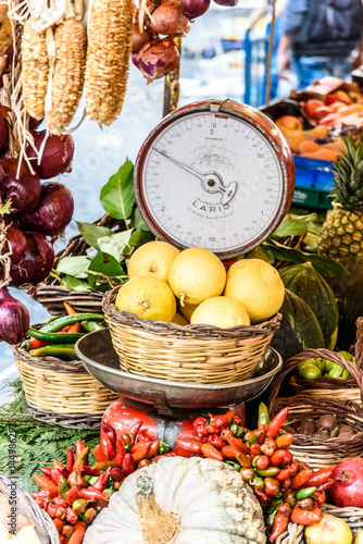 Poster Lemon; Chili; Pumpkin; Onion; Zucchini; tomato; Market; Balance; Campo de Fiori;