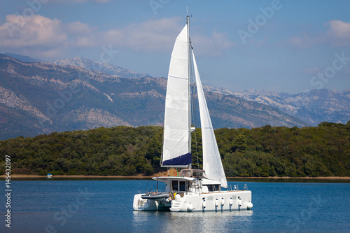 Sailing catamaran