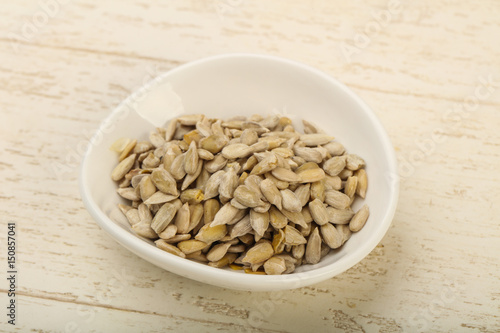 Peeled sunflower seeds