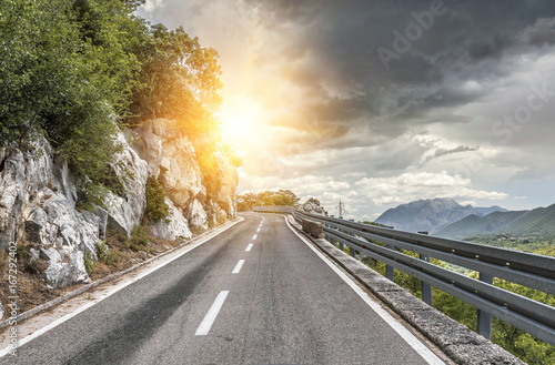 autostrada-poza-miastem-cofa-sie-do-wyzyn