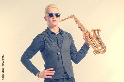 RÃ©sultat de recherche d'images pour "saxophoniste blond"