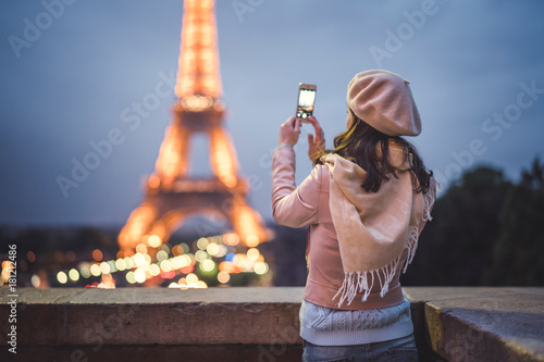 Obraz na płótnie French girl outdoors