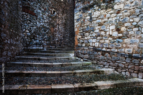 Obraz na płótnie Medieval Stone Walls And Cobblestone Stairs In Girona