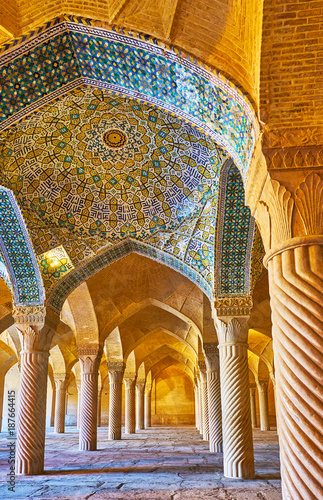 sklepienie-vakil-meczet-shiraz-iran