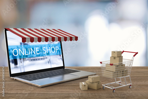 online shopping concept © phonlamaiphoto