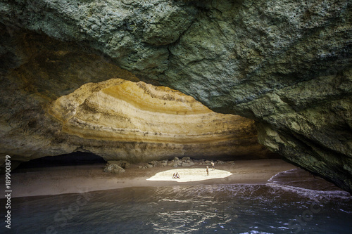 jaskinia-benagil-algarve