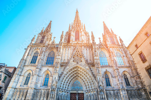 la-catedral-de-santa-maria-del-mar-en-barcelona-cataluna-espana