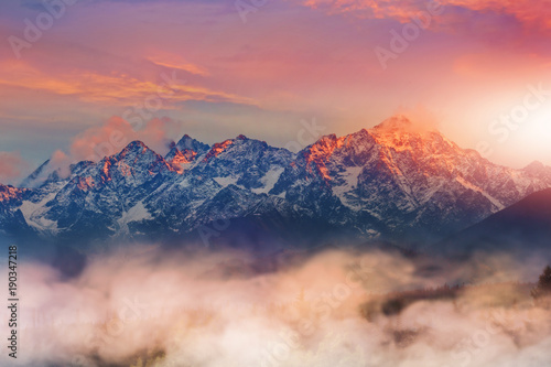 piekny-i-kolorowy-widok-na-tatry