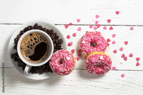 kaffee-ein-rosa-donuts