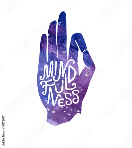 uwaznosc-recznie-rysowane-ilustracja-reka-w-jodze-i-napis-jaskrawa-akwareli-przestrzeni-tekstura-i-inspiracyjna-wiadomosc-druk-plakat-ulotka-i-projekt-karty