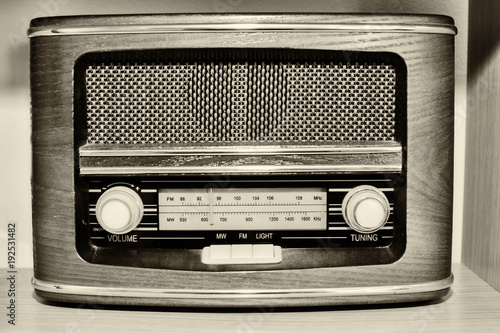radio-retro-en-bois