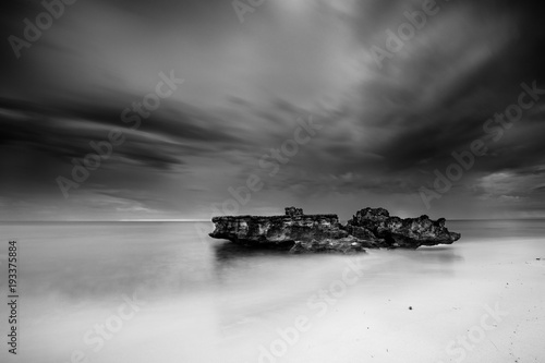 zbliza-sie-burza-trigg-point-perth-western-australia